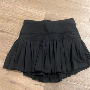 Gold Hinge Black Pleated Skirt (S)